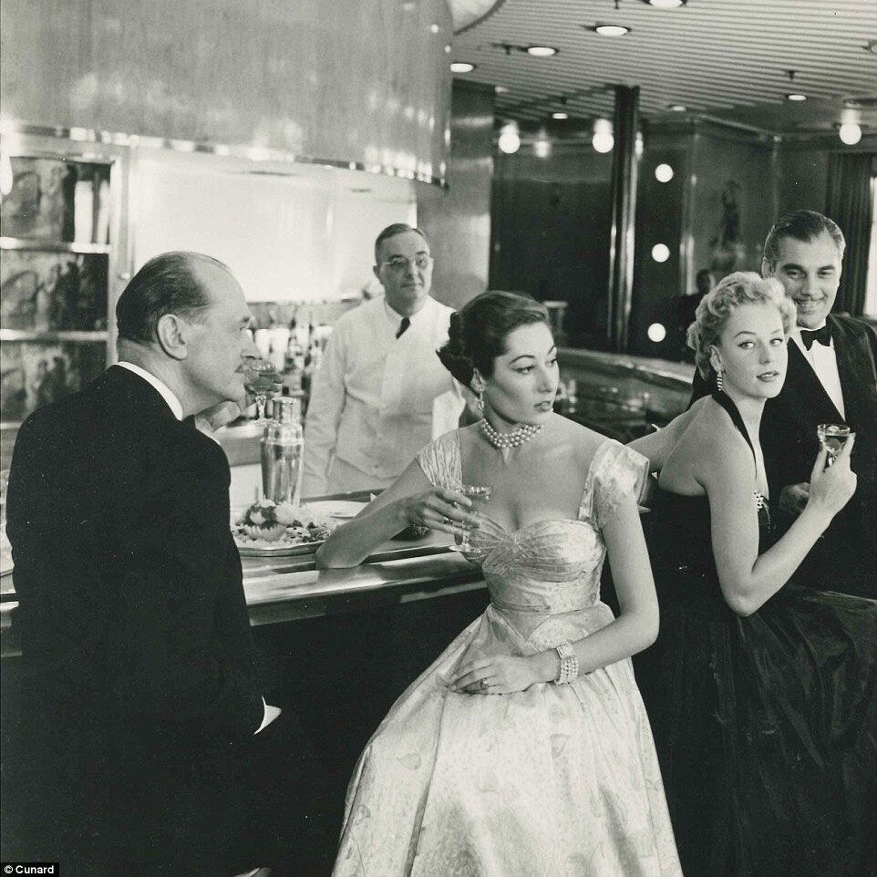 guests in the 1940s embraced the elegance of life on a Cunard ship 