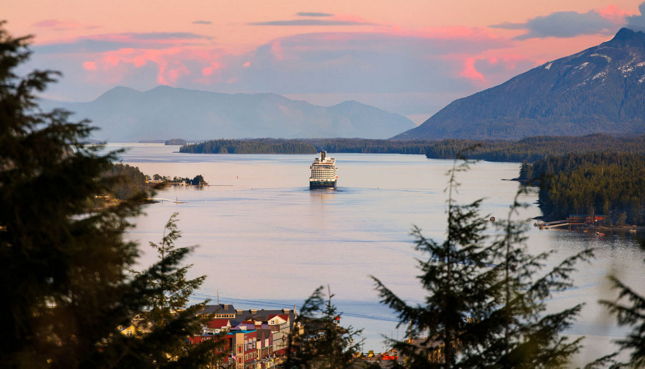 Seattle, Washington skyline at dusk from Pier 66