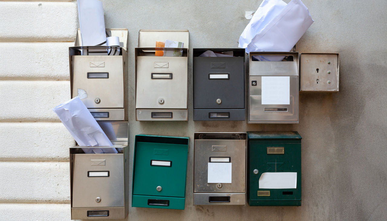 Mailboxes with correspondences