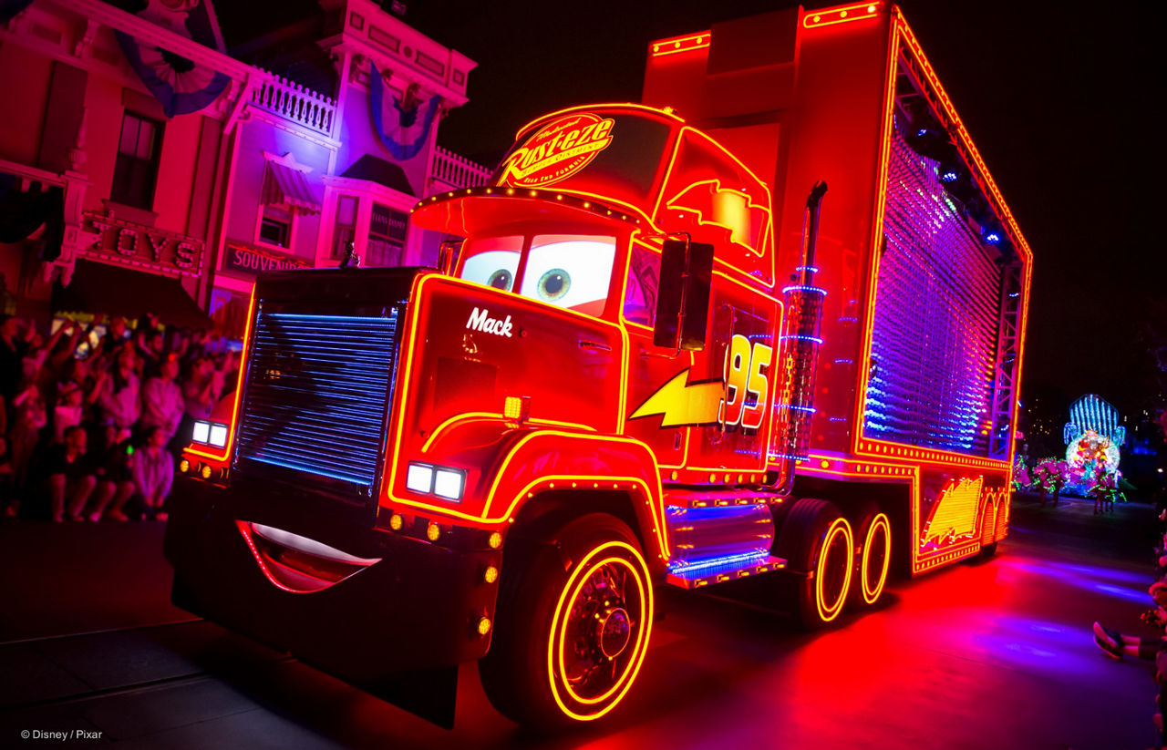 Disneyland Paint the Night Pixar parade.