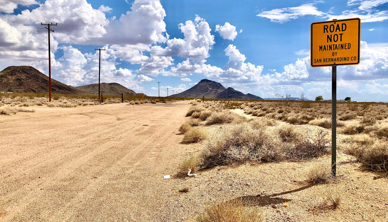 Old Route 66 Road Not Maintained With Sign
