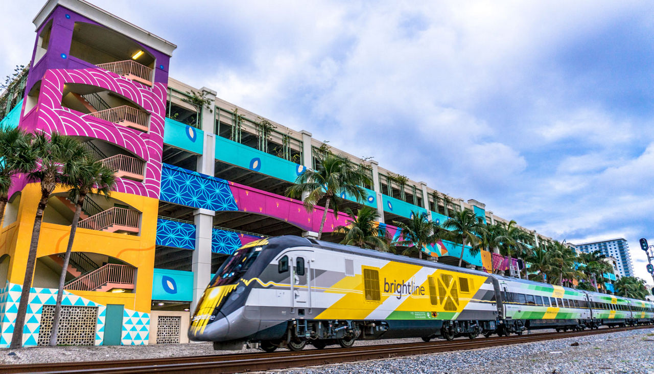 Brightline train in front of West Palm beach hub