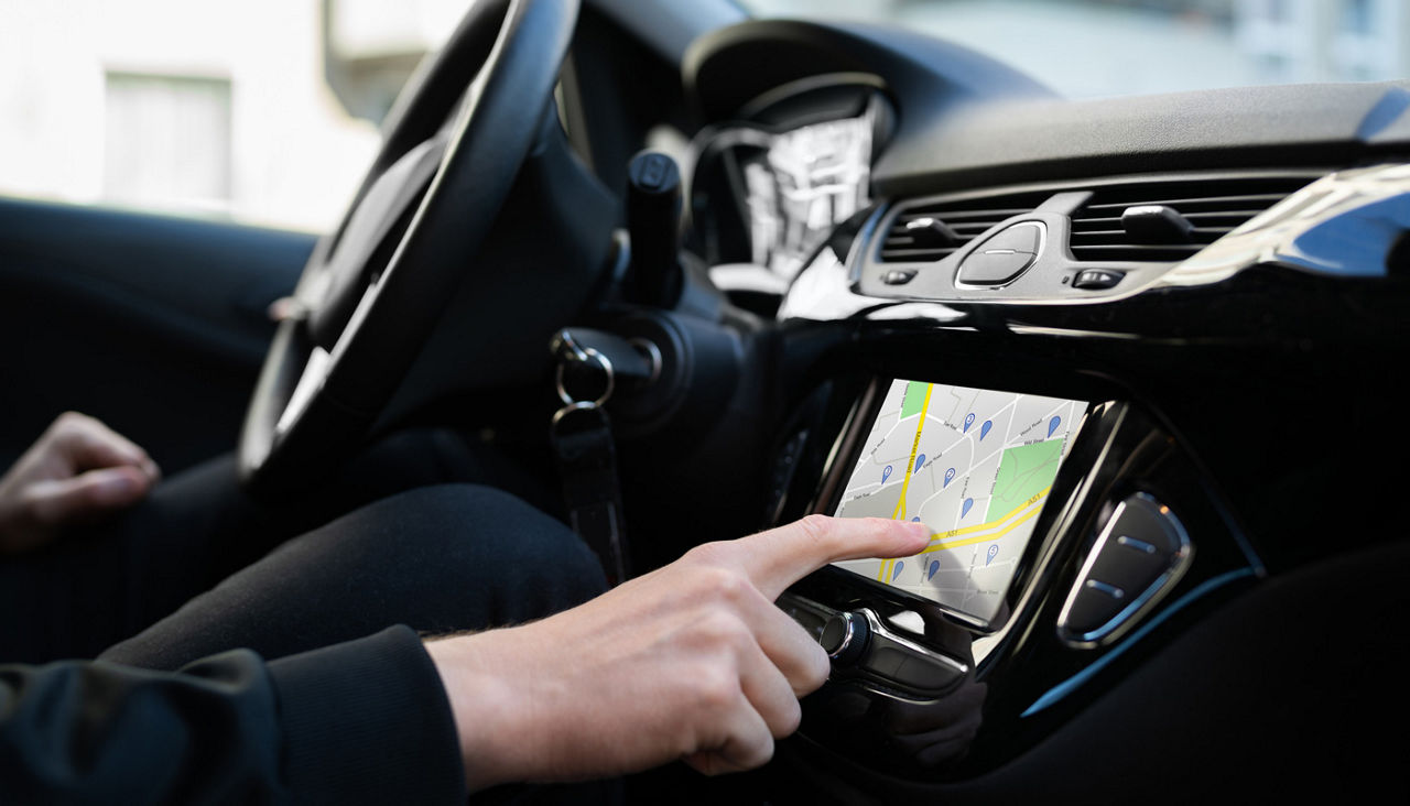 Using Car GPS Navigation And Tracking Maps