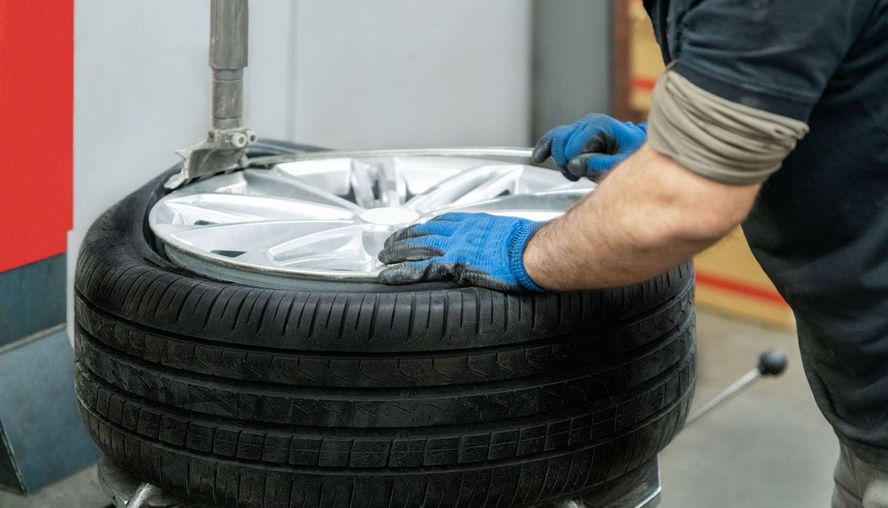 Professional car tire change