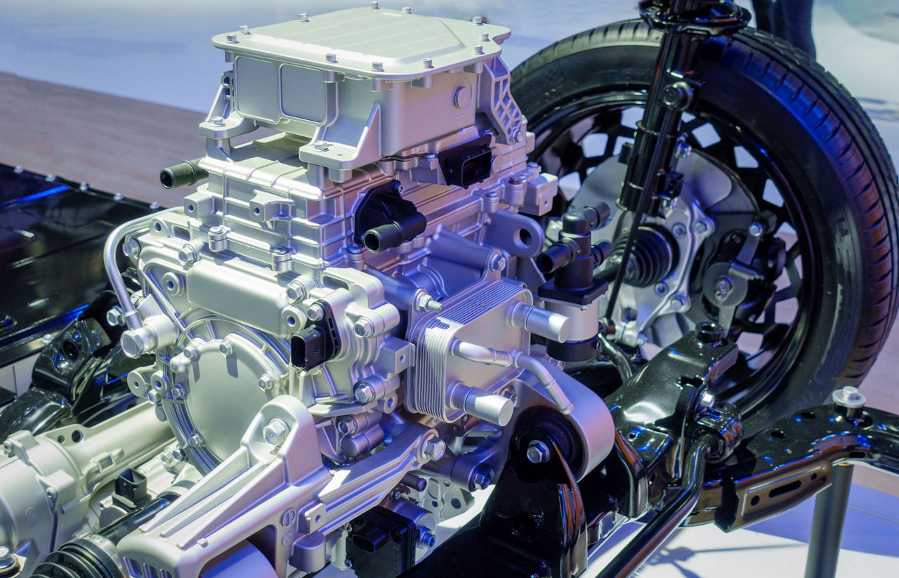 Drive unit and front axle of an electric car
