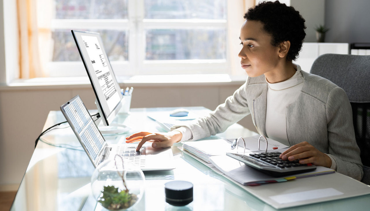 Tax Professional Female With E Invoice