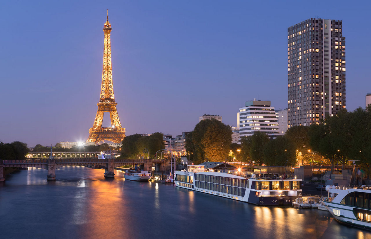 AmaLyra cruise ship in Paris