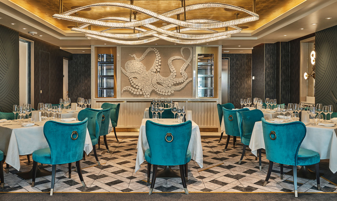 Silversea Cruises Il Terrazzino, Silver Endeavour upscale restaurant dining area 