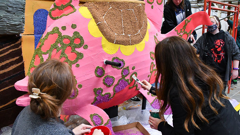 kids decorating float for the parade