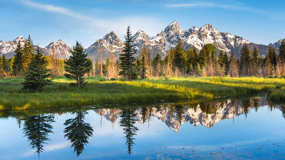 Grand Tetons view. Lake.