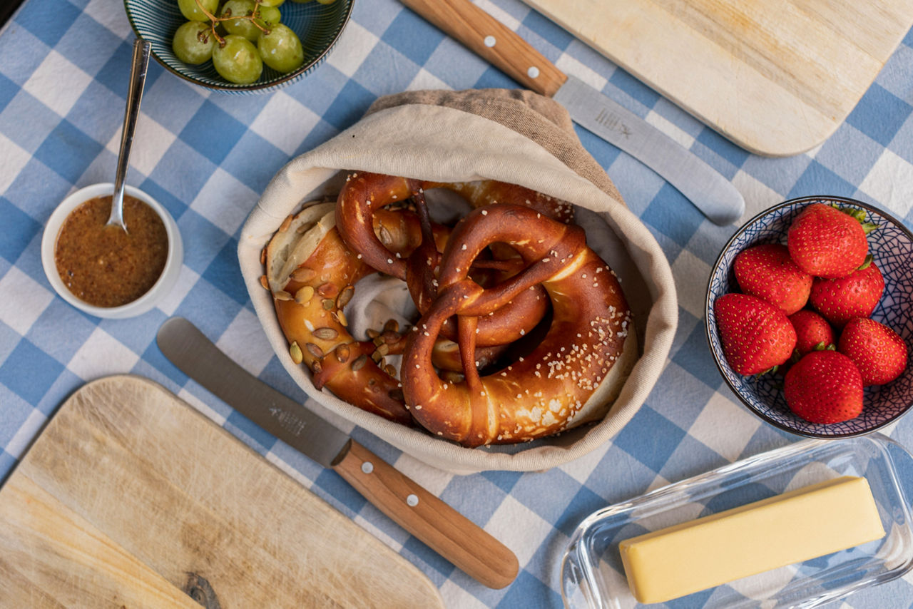 Soft pretzels and fruit 