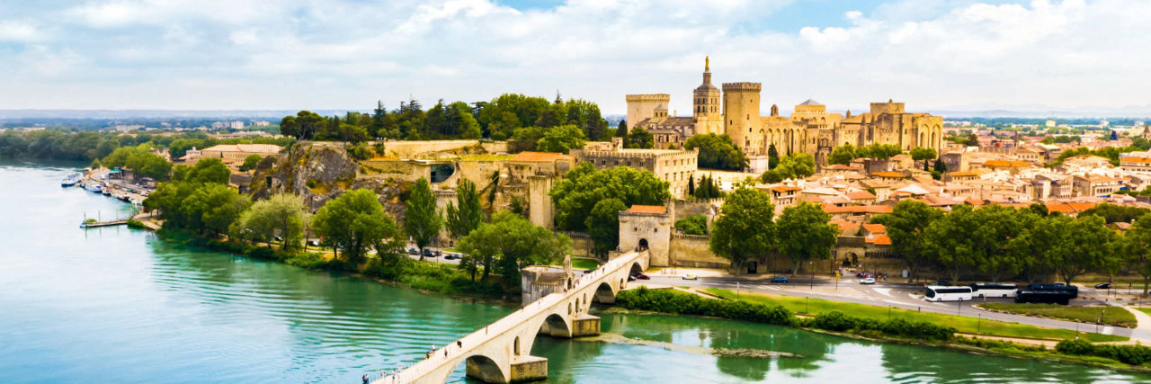 avignon skyline