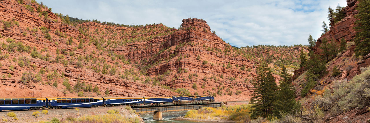 Canyon Spirit Train in a picturesque canyon